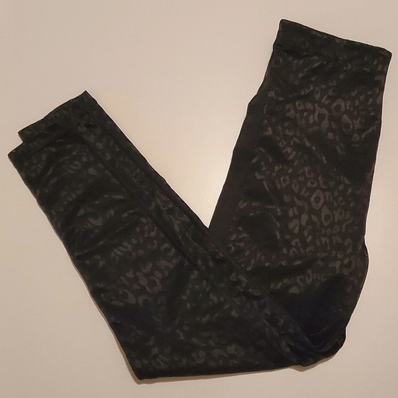 💋OFFER🐆Victoria's Secret VICTORIA SPORT Cheetah Sheer Knockout Leggings, M - Picture 4 of 6